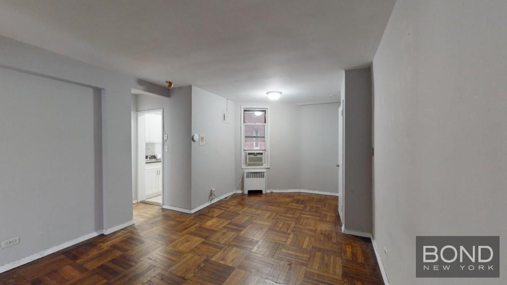340 E 58th St in New York, NY - Building Photo