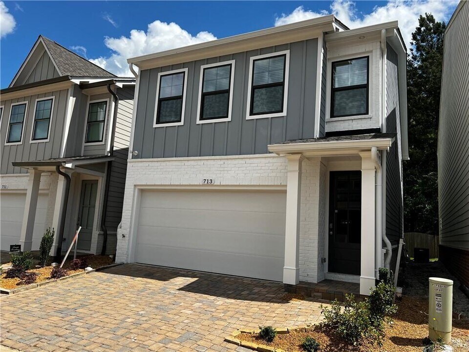 713 Stickley Oak Way in Woodstock, GA - Building Photo