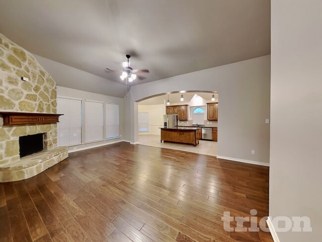 219 Hartley Ln in Red Oak, TX - Building Photo - Building Photo