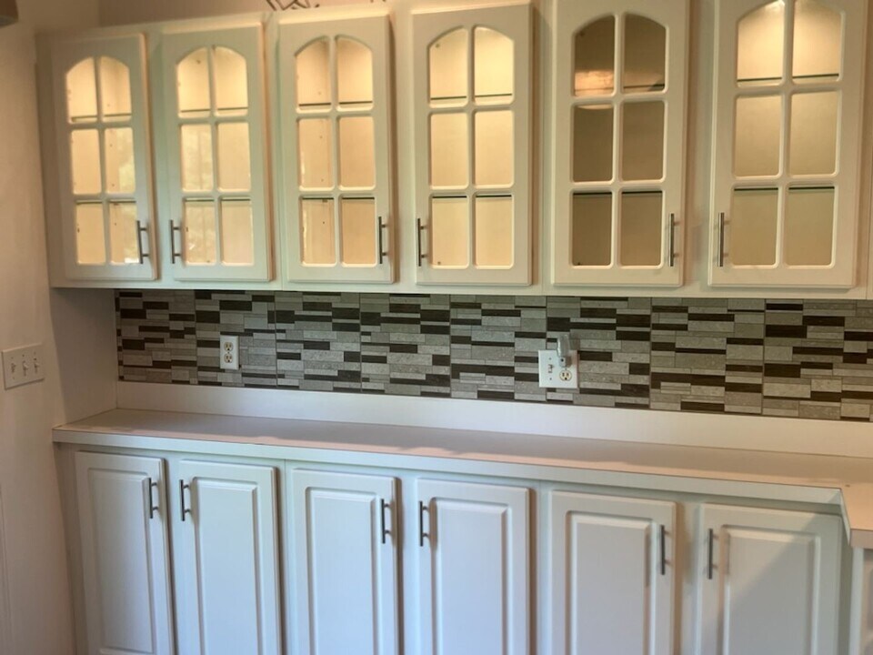 591 Azalea Cir in Northfield, OH - Building Photo