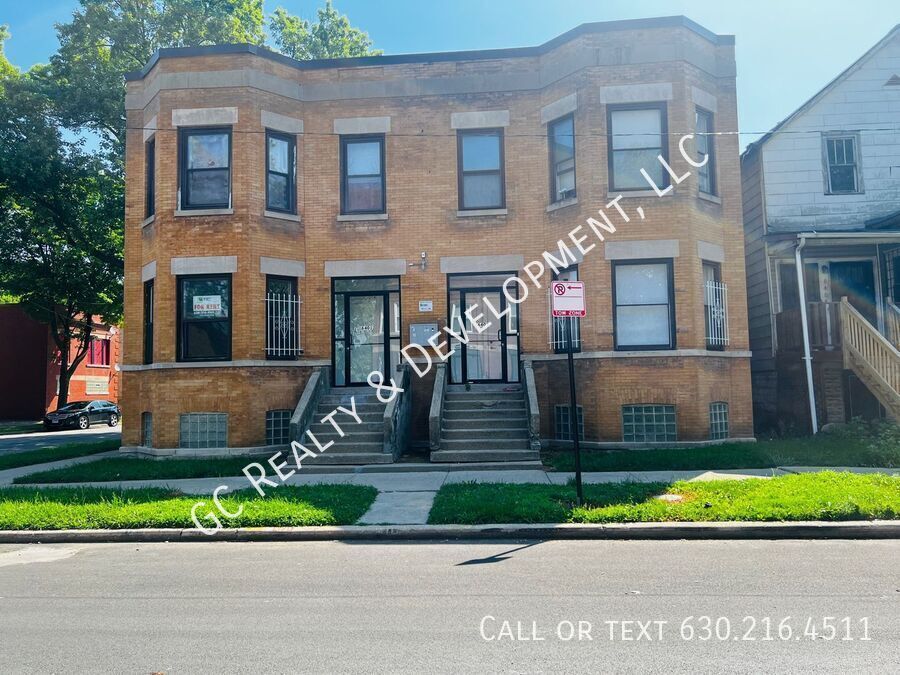 6401 S Eberhart Ave in Chicago, IL - Building Photo