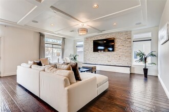 8112 Deerfield Ranch Ct in Las Vegas, NV - Building Photo - Building Photo