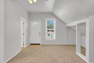 4910 Jurupa Ave in Riverside, CA - Foto de edificio - Building Photo