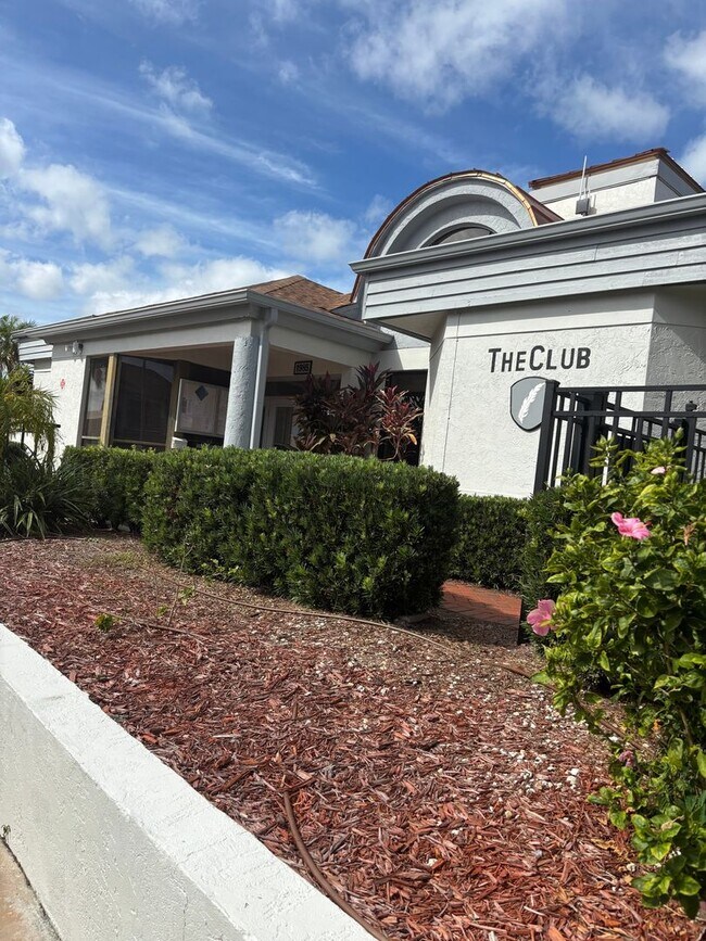 1967 Cormorant Ct in Clearwater, FL - Building Photo - Building Photo