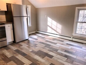 642 Mixville Rd in Cheshire, CT - Building Photo - Building Photo