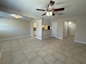 2720 Camelot Dr in Laredo, TX - Building Photo - Building Photo