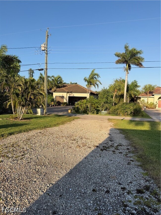 14713 Kimberly Ln in Ft. Myers, FL - Building Photo - Building Photo