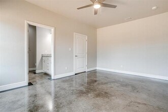 4710a S Keller Rd in Mineral Wells, TX - Foto de edificio - Building Photo