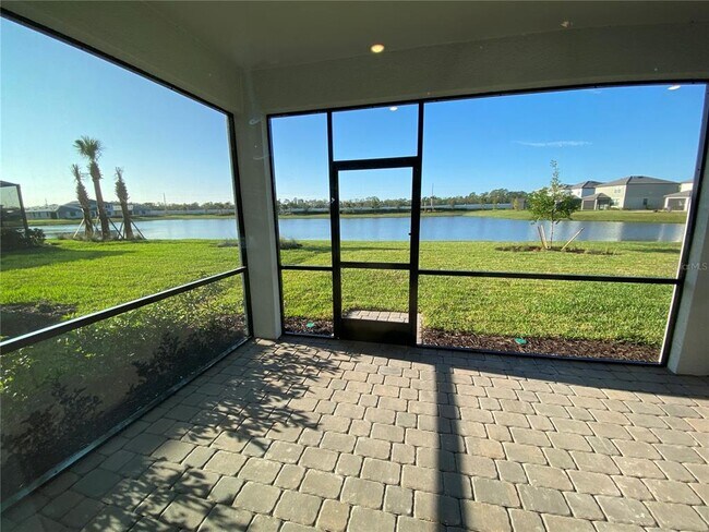 16236 Pine Mist Dr in Lakewood Ranch, FL - Building Photo - Building Photo