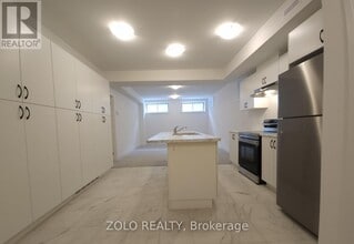 122 Franklin Trail in Barrie, ON - Building Photo - Building Photo