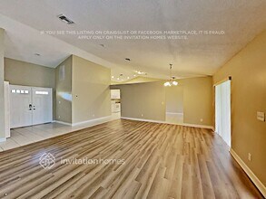 8315 NW 80 St in Tamarac, FL - Building Photo - Building Photo