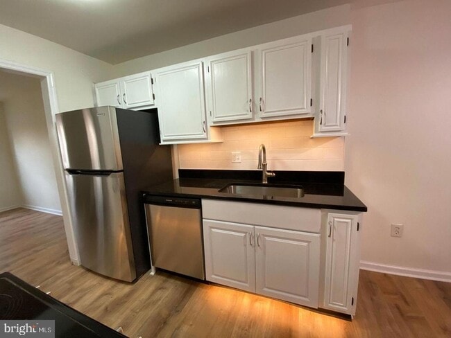 14 Vienna Ct in Frederick, MD - Building Photo - Building Photo