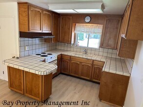 755 Carmelita Dr in Salinas, CA - Building Photo - Building Photo