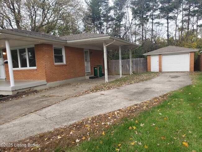 5703 Bunning Dr in Louisville, KY - Building Photo - Building Photo