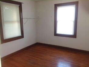 1347 Broadview Ave in Grandview Heights, OH - Foto de edificio - Building Photo