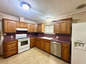 43063 Black Bayou Rd in Gonzales, LA - Foto de edificio - Building Photo