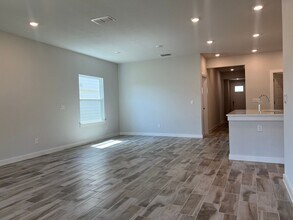 760 Ft Leonard in San Antonio, TX - Building Photo - Building Photo