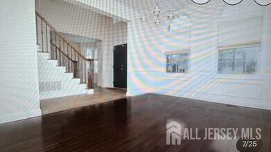 10 Balzano Ct in Edison, NJ - Building Photo - Building Photo