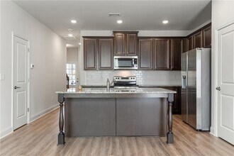 3464 Sumersbe court in Atlanta, GA - Building Photo - Building Photo
