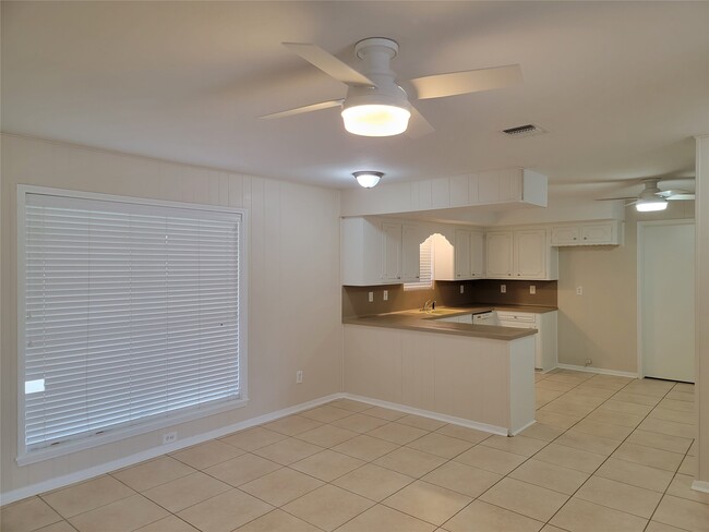 property at 713 Clubside Dr