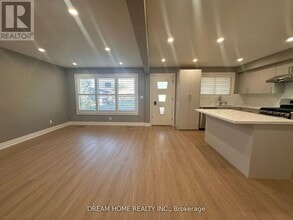 5 Empire Ct in Hamilton, ON - Building Photo - Building Photo
