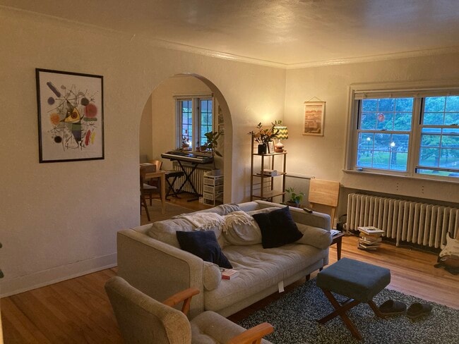 275 Gross St, Unit 4