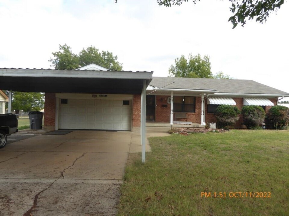 2709 NW Marion Ave in Lawton, OK - Building Photo