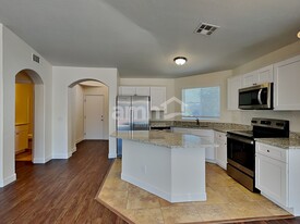 14851 W Riviera Dr in Surprise, AZ - Foto de edificio - Building Photo