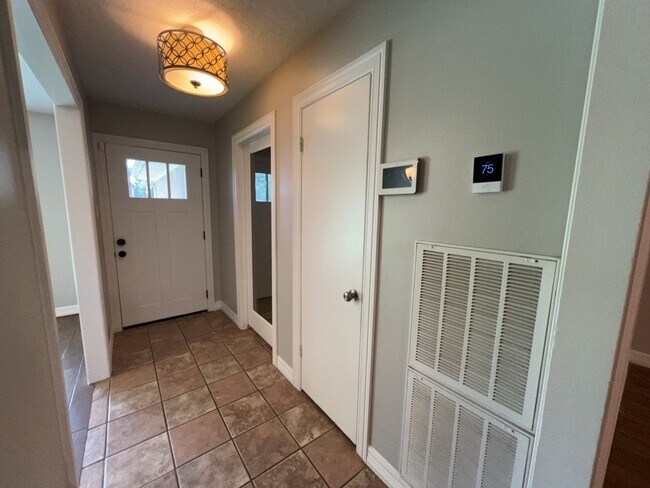 30707 Martens Rd in Tomball, TX - Foto de edificio - Building Photo