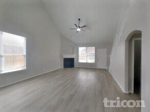 6106 Carver Pines Dr in Katy, TX - Foto de edificio - Building Photo