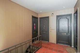 7711 Broadway in San Antonio, TX - Building Photo - Building Photo