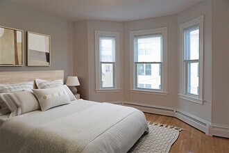 9 Ivaloo St, Unit 6B in Somerville, MA - Building Photo - Building Photo