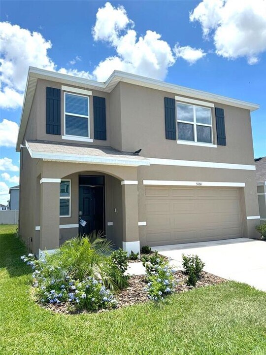 5660 Castle Cary Row in Wesley Chapel, FL - Building Photo