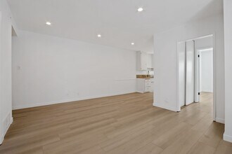 300 California Ave, Unit 2 in Santa Monica, CA - Building Photo - Building Photo