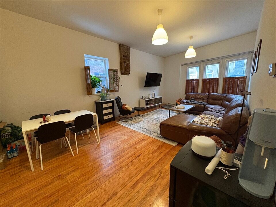 25 Church St in Boston, MA - Building Photo