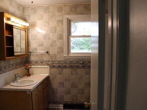 330 S Foster St in Mitchell, SD - Building Photo - Building Photo