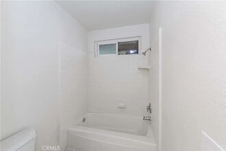 737 N Chippewa Ave, Unit E in Anaheim, CA - Building Photo - Building Photo