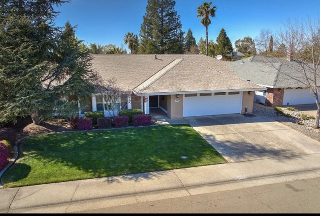 504 Bridle Ct in Roseville, CA - Building Photo - Building Photo