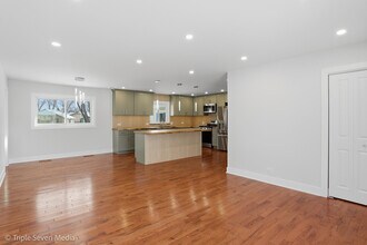 505 Geronimo St in Hoffman Estates, IL - Building Photo - Building Photo