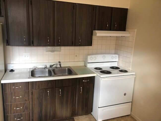 4002 Esseldale Dr, Unit 4002 Esseldale in St. Ann, MO - Foto de edificio - Building Photo