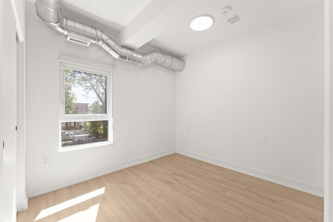 47 Wellington St in Kingston, ON - Building Photo - Building Photo