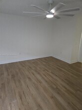 11250 SW 138th St in Miami, FL - Building Photo - Building Photo