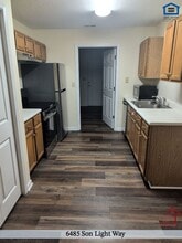 6485 Son Light Way, Unit 186 in Knoxville, TN - Foto de edificio - Building Photo