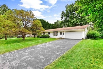 2728 Florann Dr in Fitchburg, WI - Building Photo - Building Photo