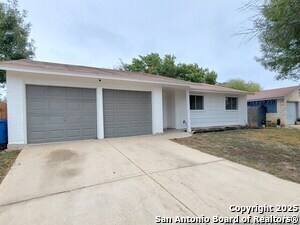 9515 Valley Dale St in San Antonio, TX - Building Photo