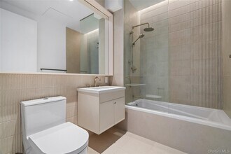 177 Greenpoint Ave in Brooklyn, NY - Building Photo - Building Photo