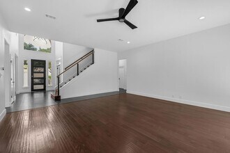 414 New Lido Dr, Unit Large 2 Bedrooms 05-0035 in Lakeway, TX - Building Photo - Building Photo