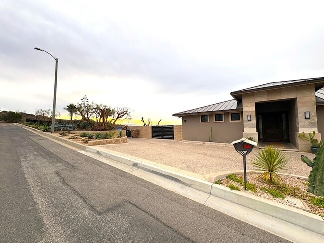 5572 Rainier St in Ventura, CA - Building Photo - Building Photo