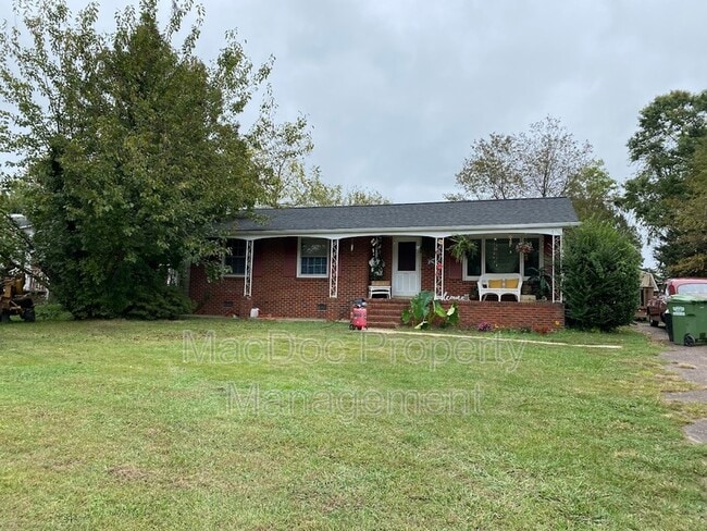 712 Payton Dr in Fredericksburg, VA - Building Photo - Building Photo