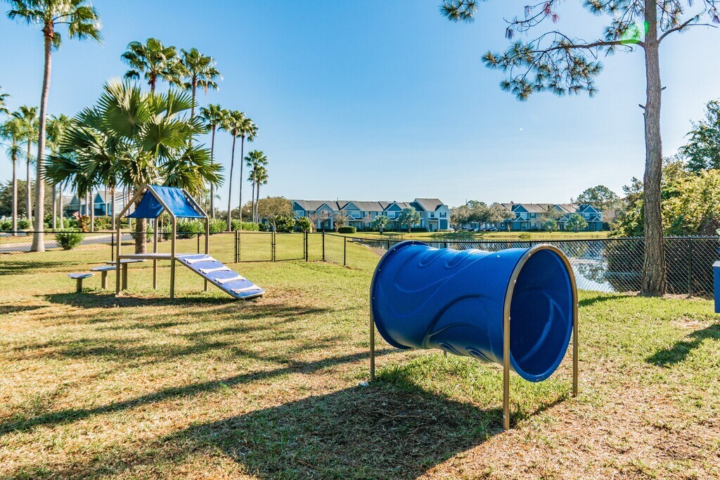 2211 Grand Isle Apartments in Brandon, FL